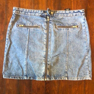 BLANK NYC Mini Jean Skirt with Zippered Front - Size 31